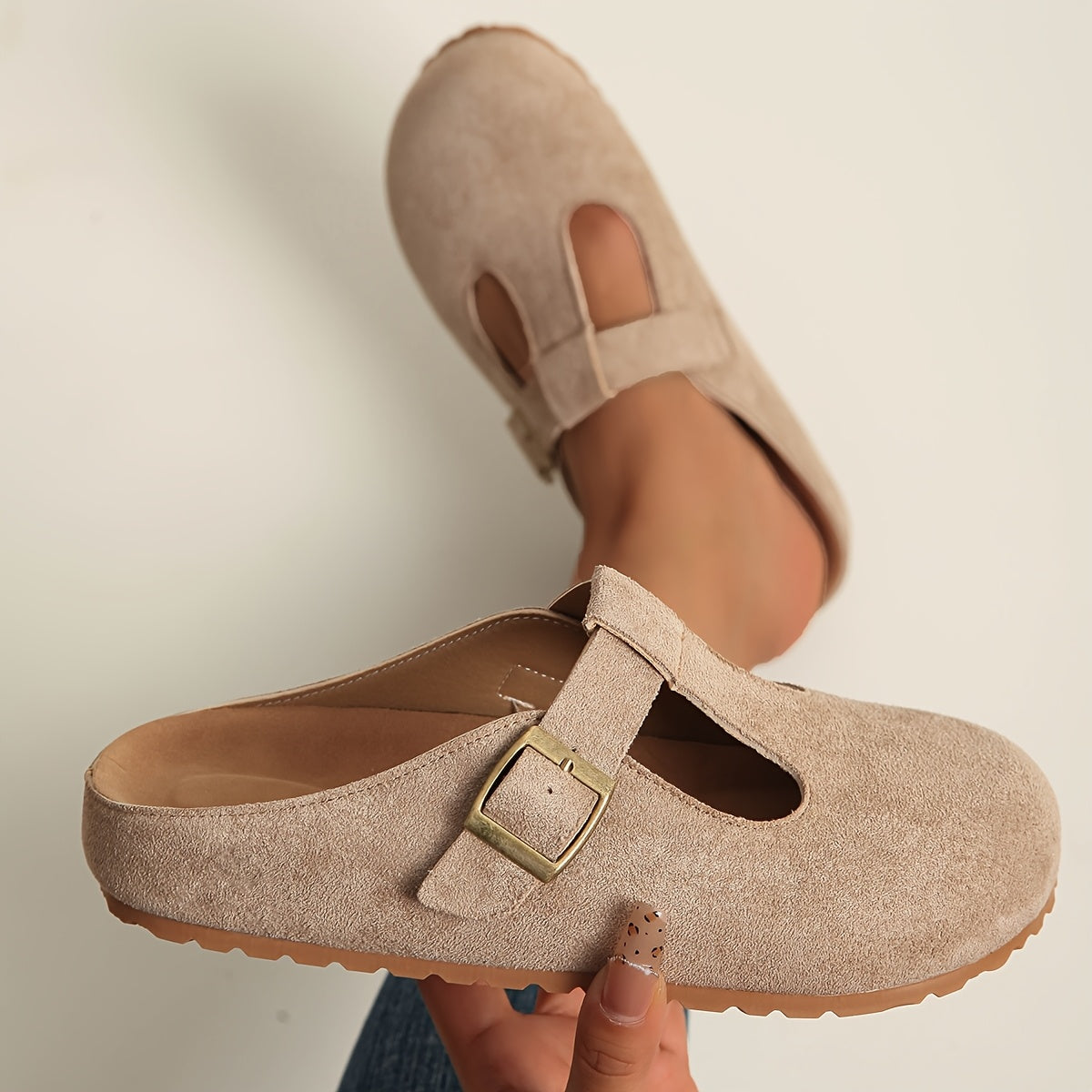 Cindy | Comfortable Clogs with Minimalist Buckles